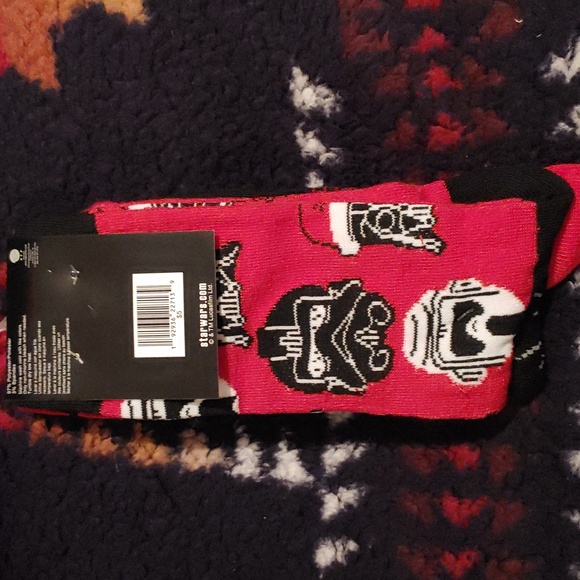 Star Wars Mens Holiday Crew Socks 2-Pack  NWT - Picture 2 of 2